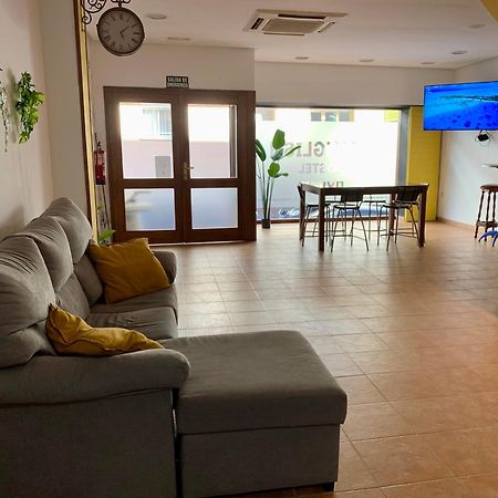 Spanglish Hostel Бенідорм Екстер'єр фото