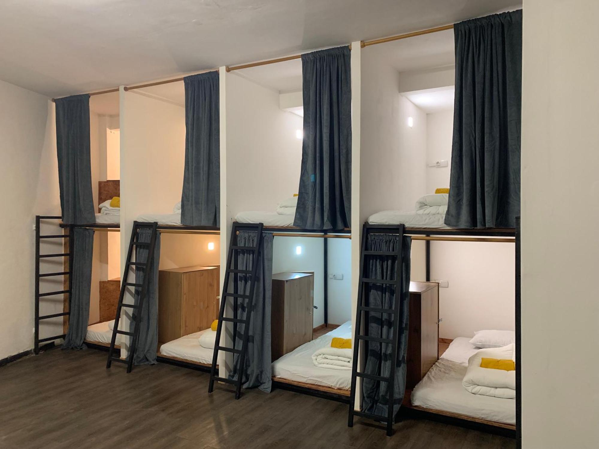 Spanglish Hostel Бенідорм Екстер'єр фото