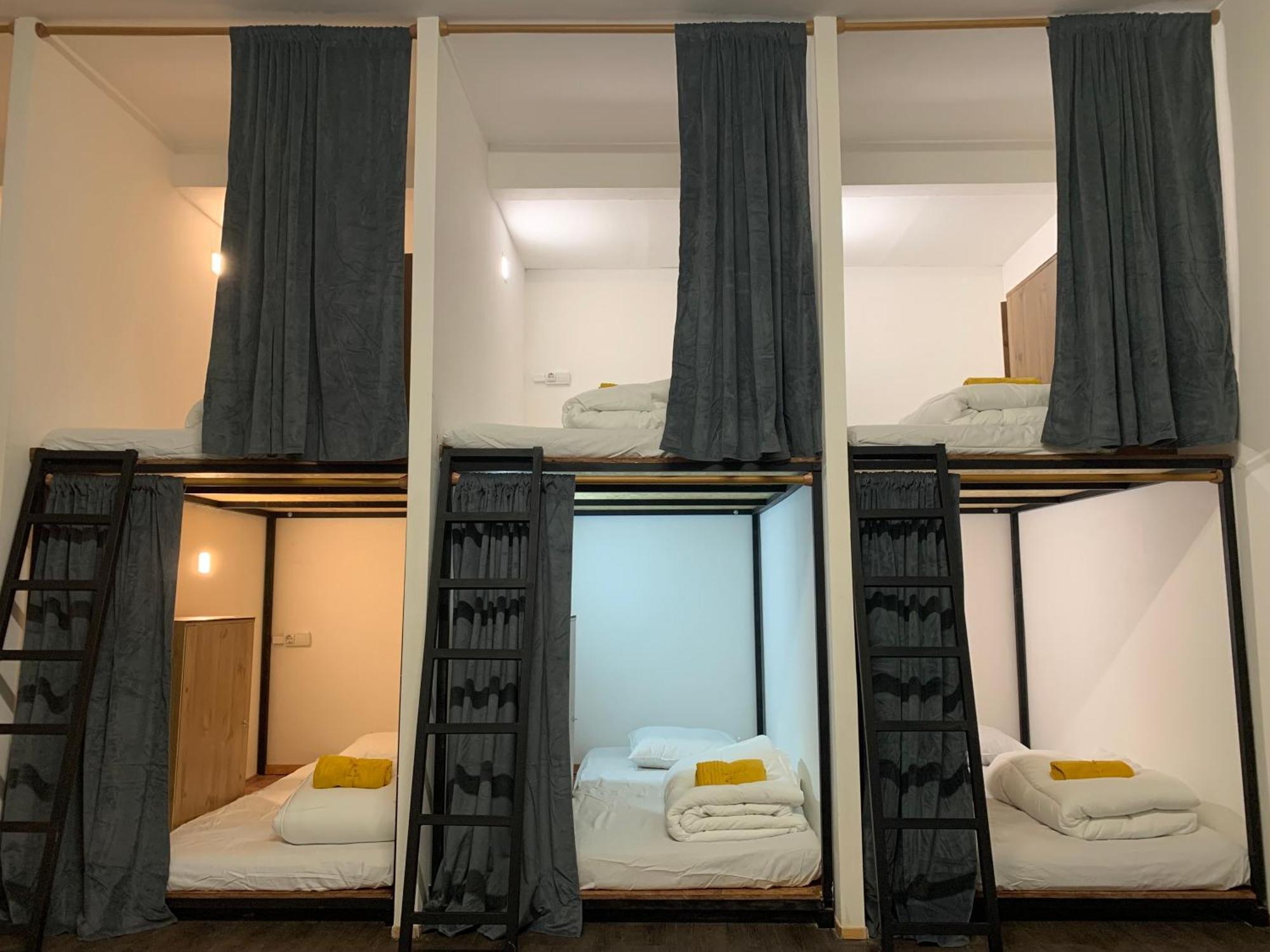 Spanglish Hostel Бенідорм Екстер'єр фото
