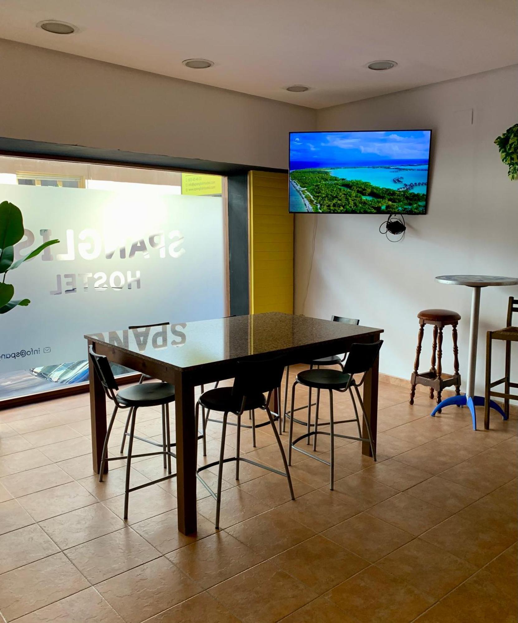 Spanglish Hostel Бенідорм Екстер'єр фото