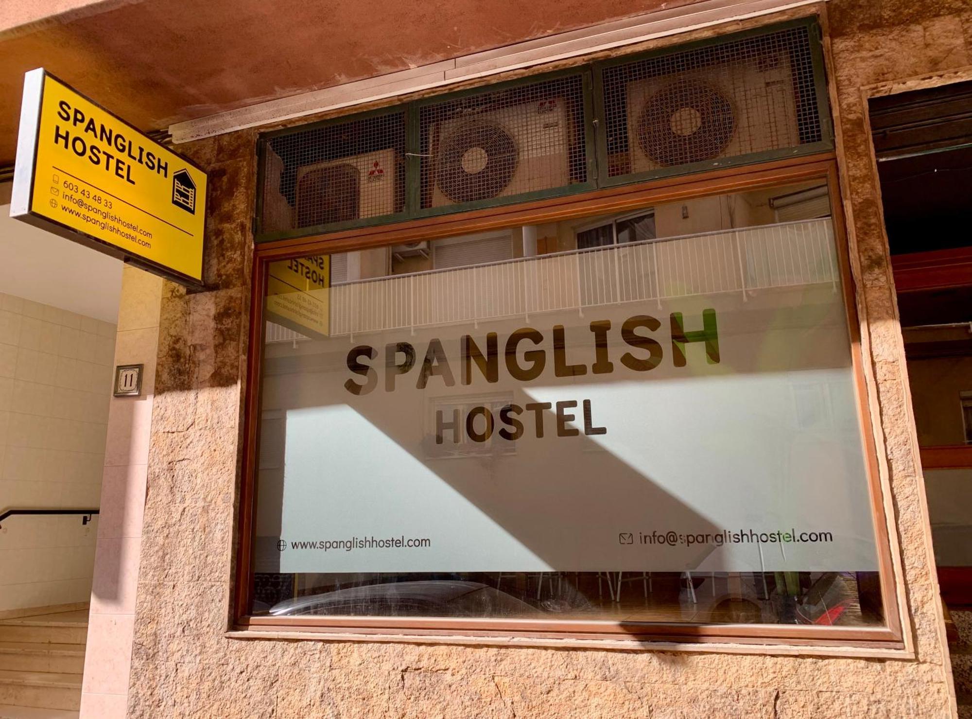 Spanglish Hostel Бенідорм Екстер'єр фото
