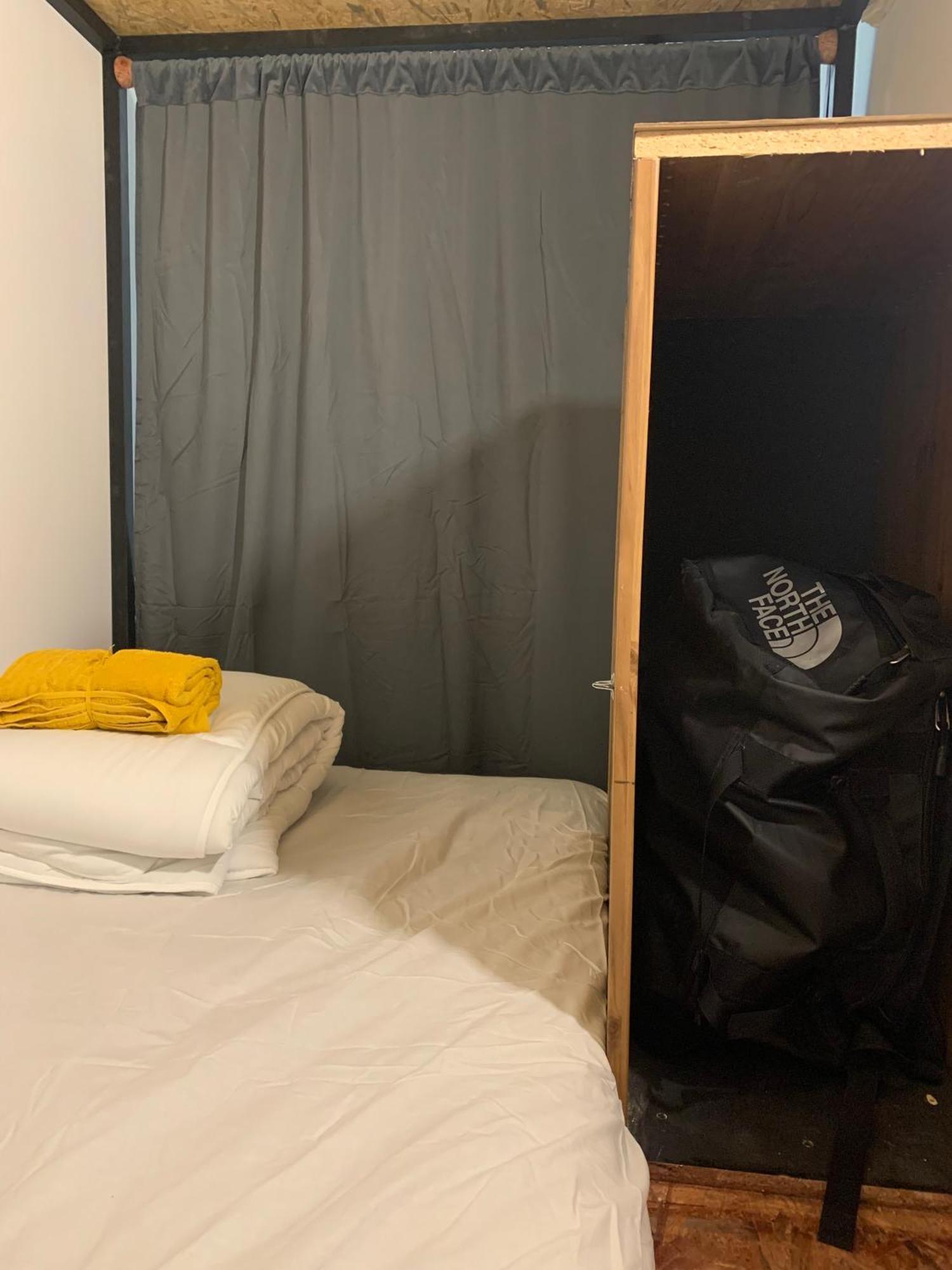 Spanglish Hostel Бенідорм Екстер'єр фото