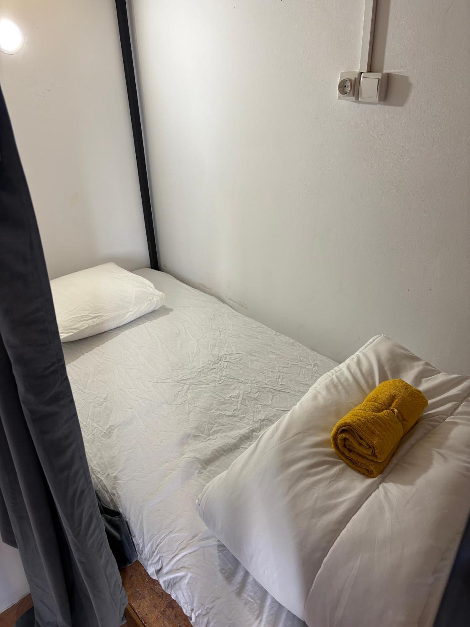 Spanglish Hostel Бенідорм Екстер'єр фото