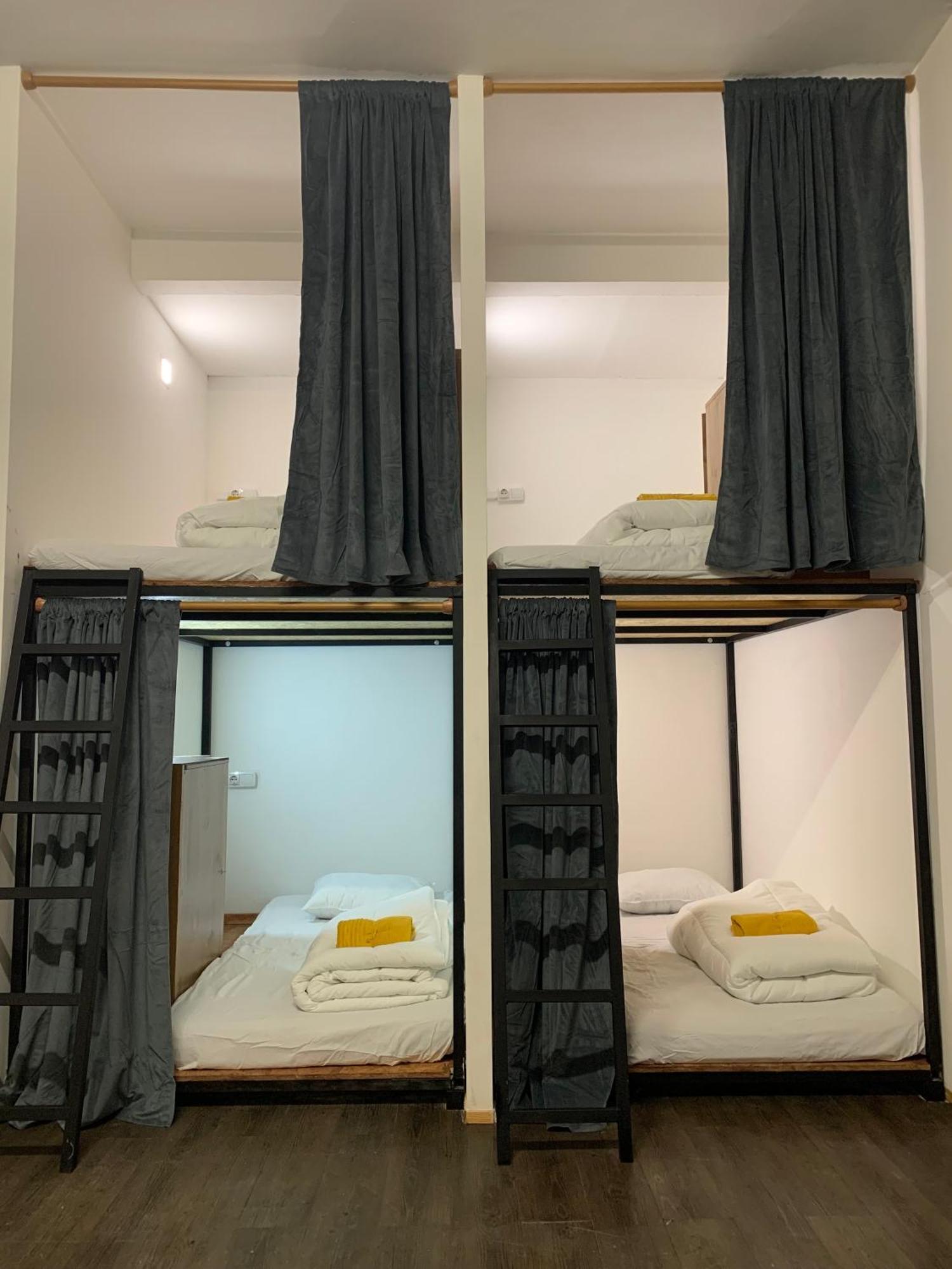 Spanglish Hostel Бенідорм Екстер'єр фото